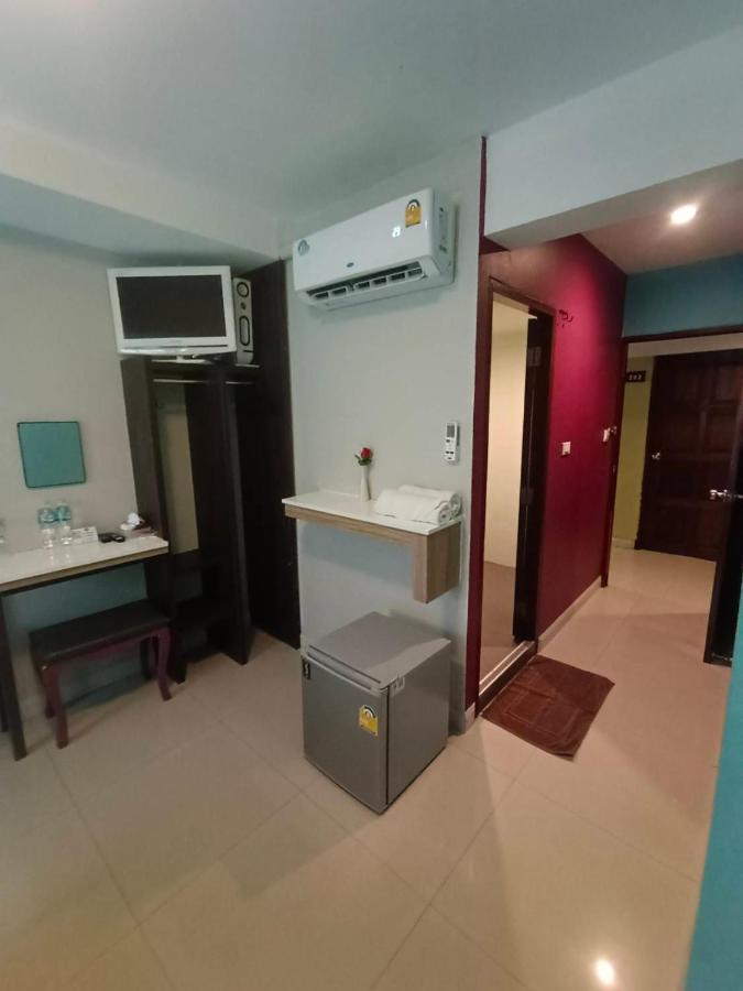 Bb House Rambuttri Hostel กรุงเทพมหานคร ภายนอก รูปภาพ